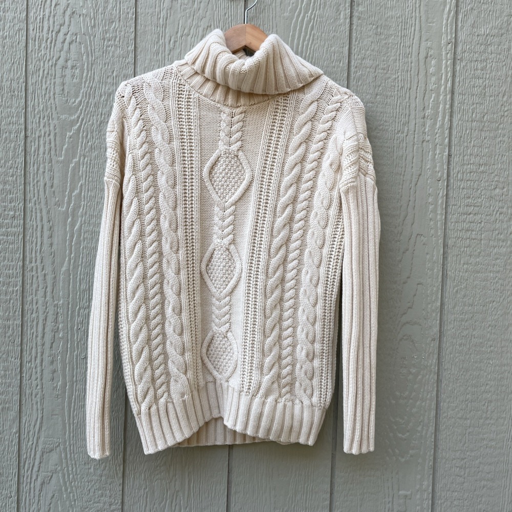 Athleta Sweater Womens M White Cable Knit Turtle Neck 100% Fine Merino Wool Cozy